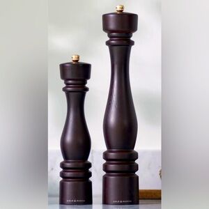 [SOLD] COLE & MASON London Chocolate Wood Salt & Pepper Mills Shakers Grinders
